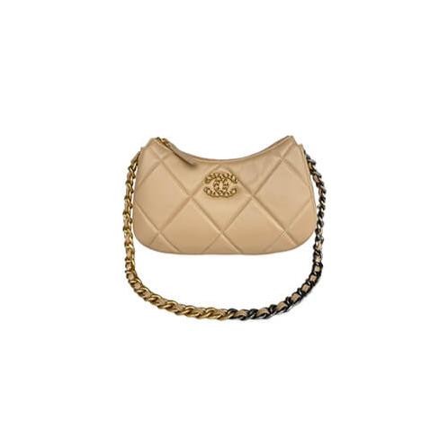 CHANEL 19 chain bag